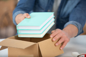 Как правильно упаковать книги для переезда: советы и рекомендации